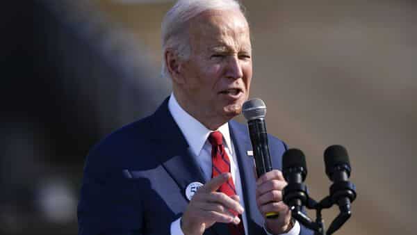 Tổng thống Biden cảnh báo "rát" sau 2 vụ sụp đổ ngân hàng Mỹ