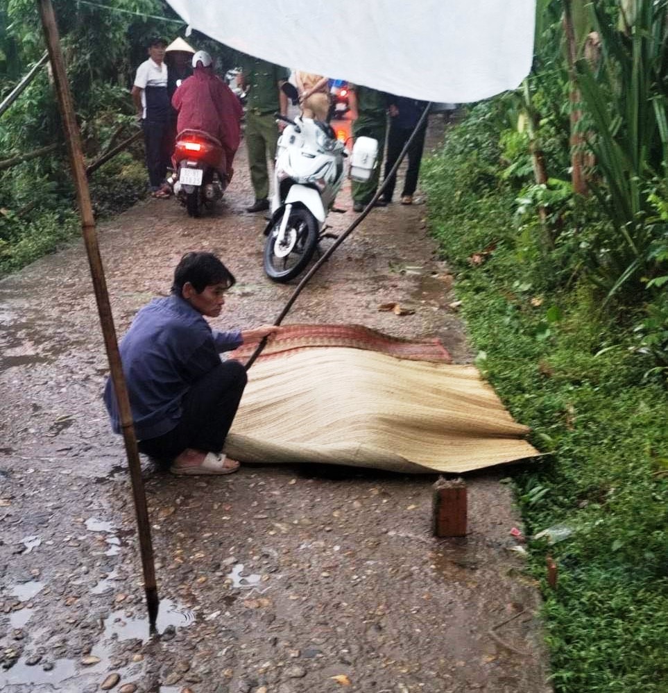 Truy t&igrave;m phương tiện t&ocirc;ng chết người l&uacute;c rạng s&aacute;ng - Ảnh 1.