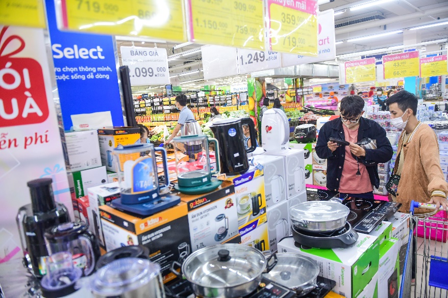 Co.opmart giảm giá mạnh thực phẩm, gia vị và đồ dùng gia đình