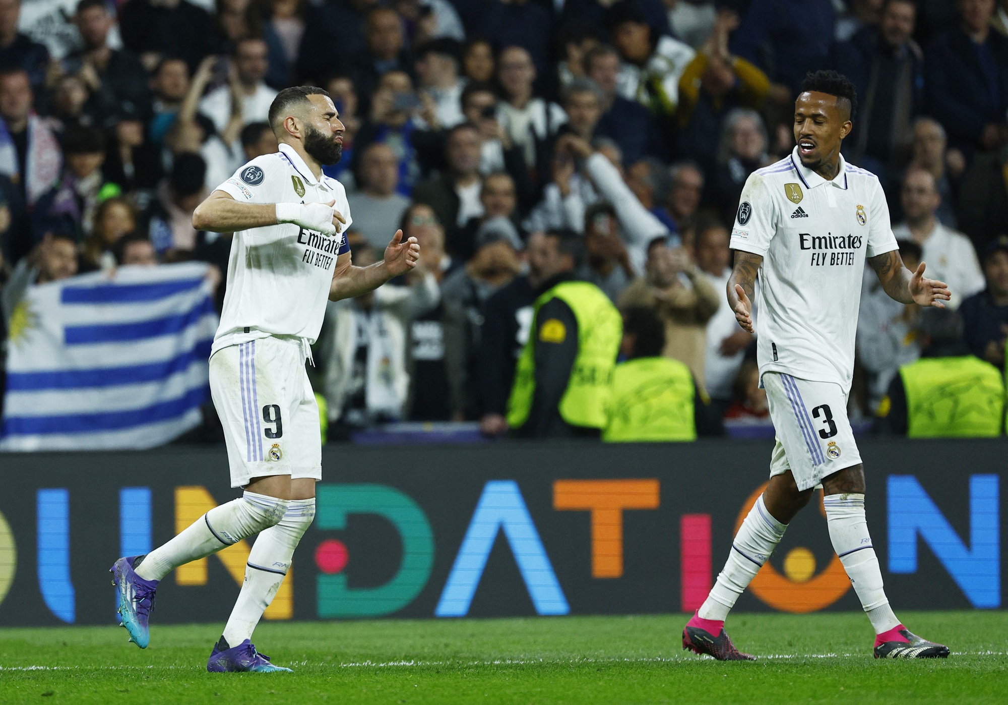 Benzema lập đại c&ocirc;ng, Real Madrid thẳng tay loại Liverpool ở Champions League - Ảnh 5.