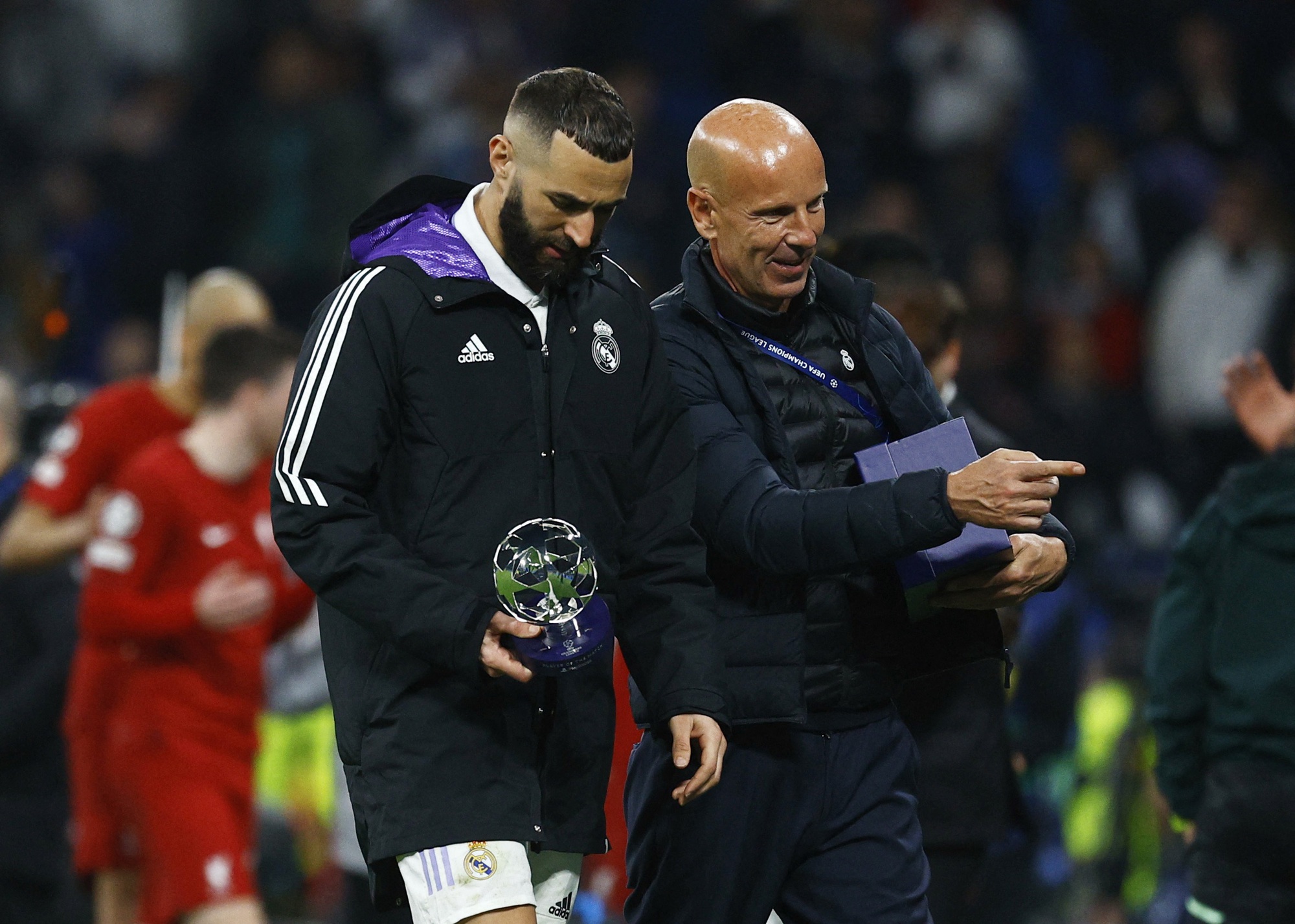 Benzema lập đại c&ocirc;ng, Real Madrid thẳng tay loại Liverpool ở Champions League - Ảnh 6.