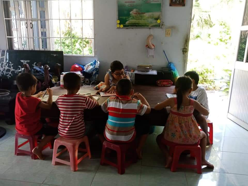 Cỏ thủy tinh trên đất thép - Ảnh 2.