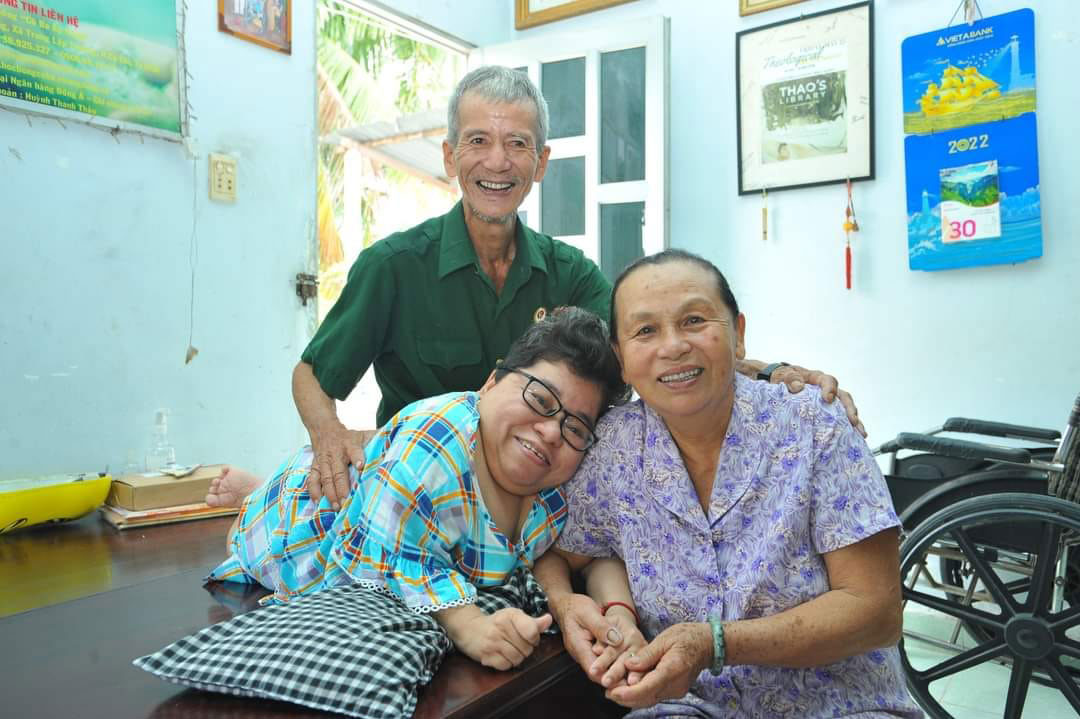 Cỏ thủy tinh trên đất thép