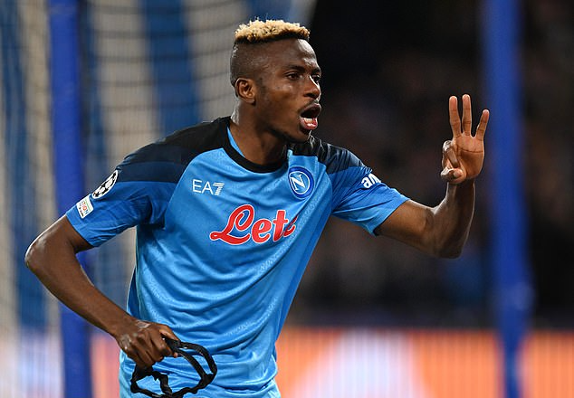 Người dơi Osimhen đưa Napoli lần đầu v&agrave;o tứ kết Champions League. - Ảnh 4.