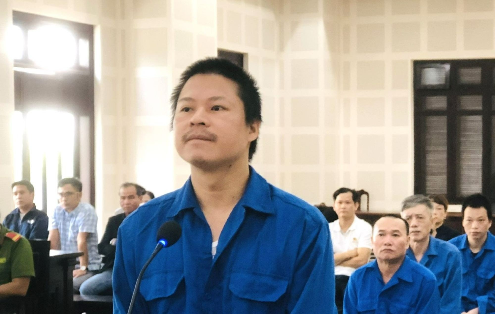Tuyên án ông trùm đường dây lừa đảo, chuyên đánh tráo sổ đỏ tại Đà Nẵng