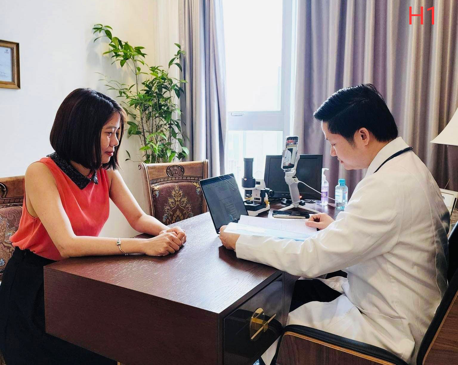 Người thắp lửa niềm tin