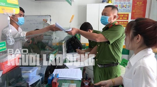 N&Oacute;NG: Đồng loạt kiểm tra 13 điểm kinh doanh của F88 ở Tiền Giang - Ảnh 4.