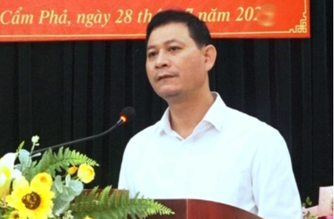 Chủ tịch phường bị bắt do liên quan đến bảo kê - Ảnh 1.