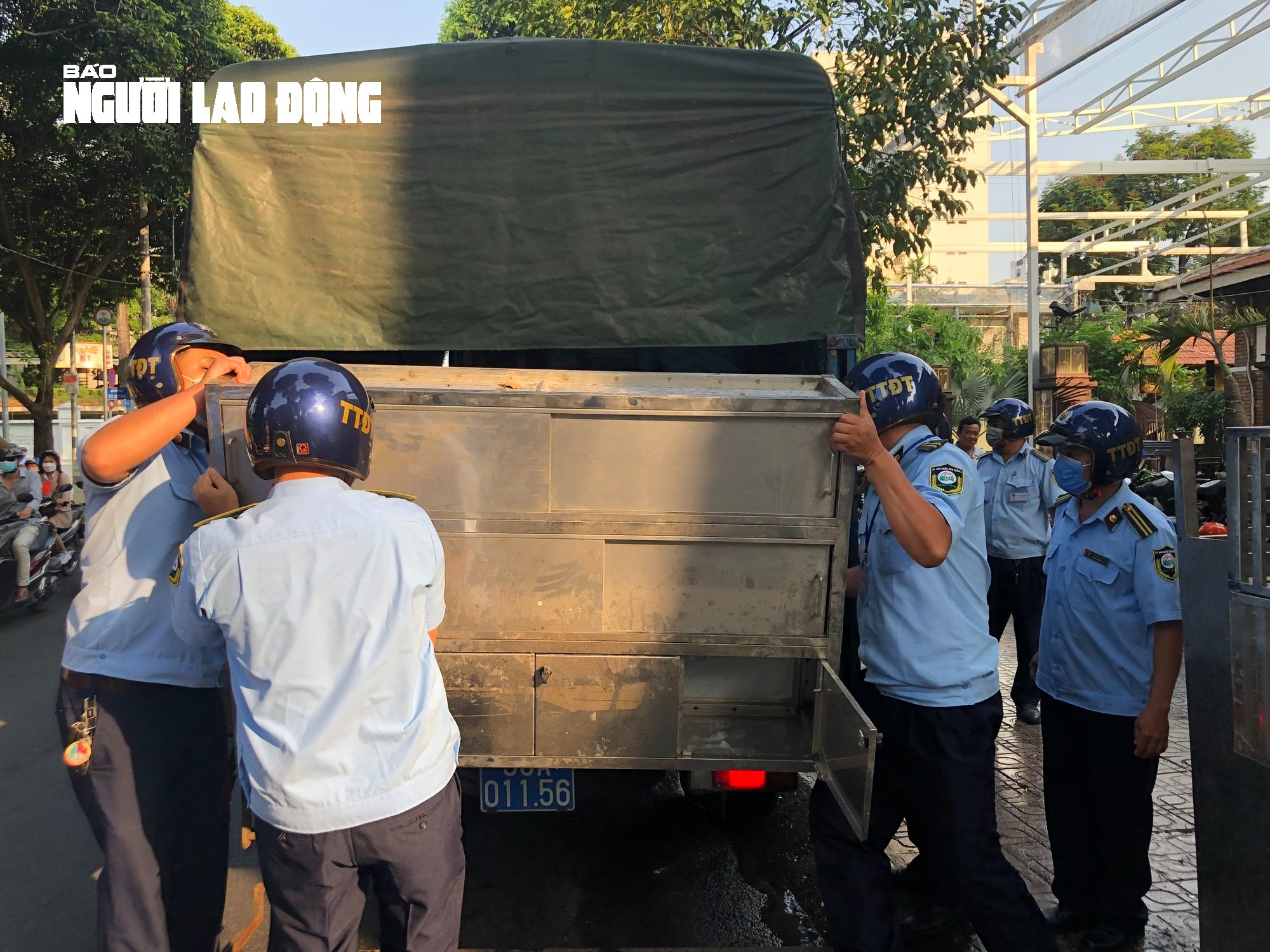 Quận 3 tổng lực giải tỏa c&aacute;c điểm lấn chiếm vỉa h&egrave;, l&ograve;ng, lề đường - Ảnh 6.