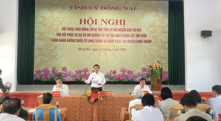 Bí thư Tỉnh ủy Đồng Nai đối thoại với  hàng trăm hộ dân