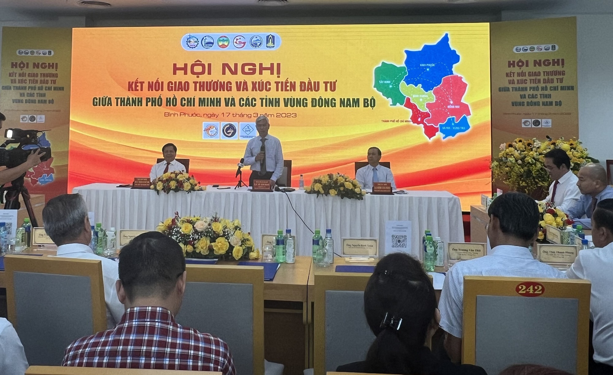 Ph&oacute; Chủ tịch UBND TP HCM V&otilde; Văn Hoan: Doanh nghiệp OCOP đ&atilde; được hỗ trợ hay phải tự bơi? - Ảnh 4.