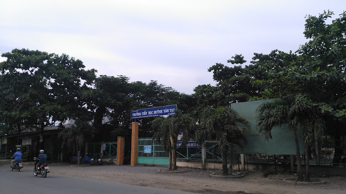 Học sinh lớp 3 ngất xỉu tại sân trường rồi tử vong