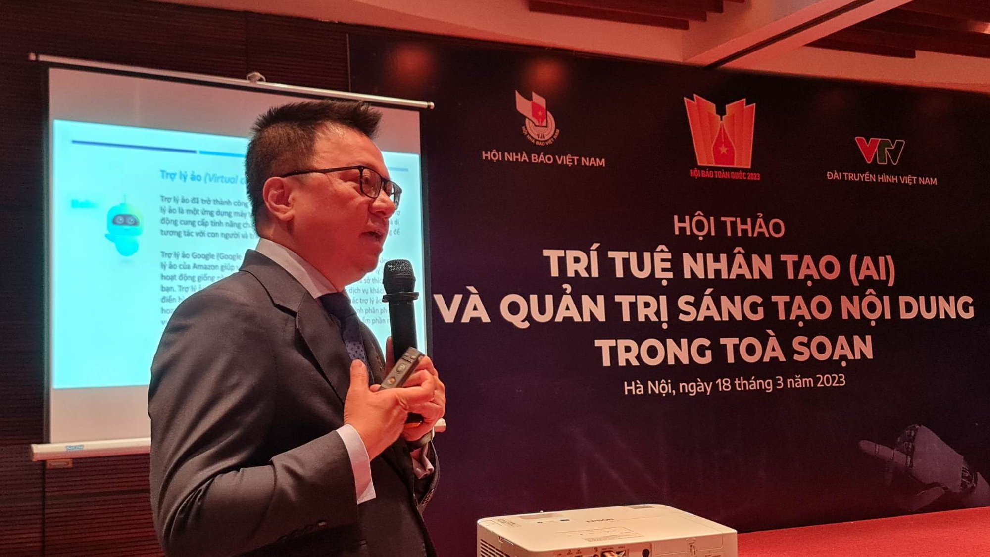 Nh&agrave; b&aacute;o L&ecirc; Quốc Minh: B&aacute;o ch&iacute; phải mang đến những trải nghiệm mới cho bạn đọc - Ảnh 4.
