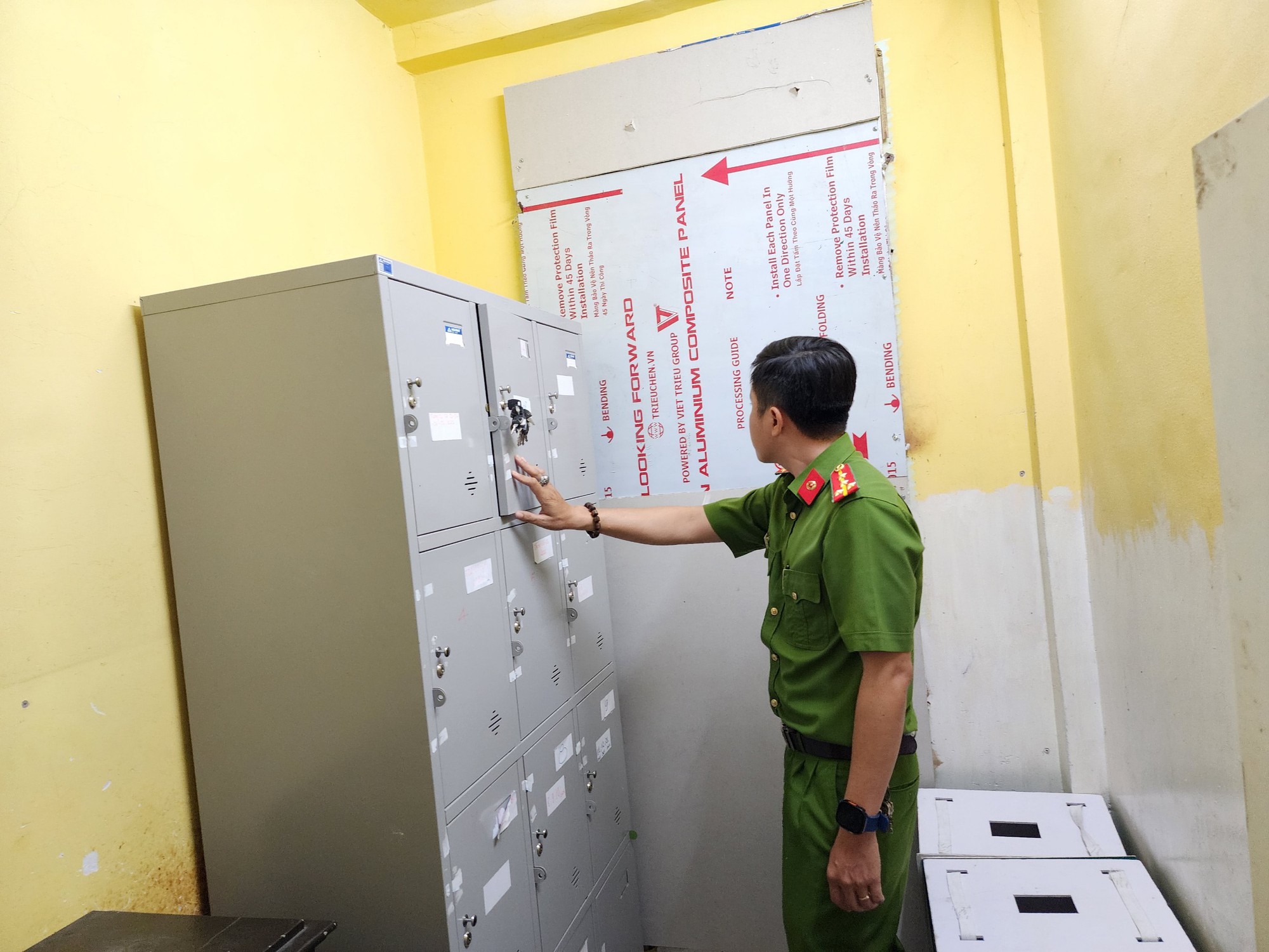 Đến lượt C&ocirc;ng an TP Cần Thơ kiểm tra 13 điểm kinh doanh của F88 - Ảnh 3.