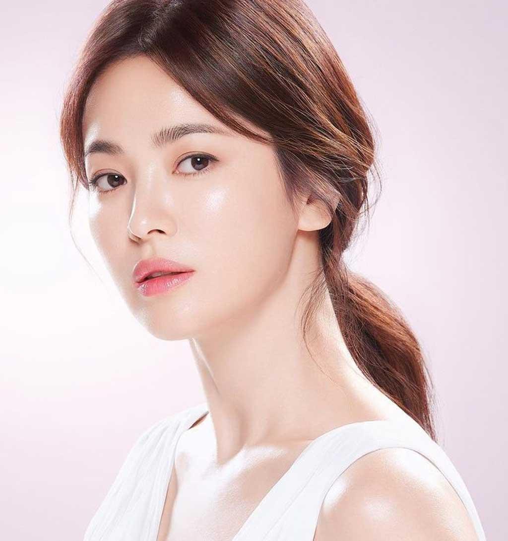 Những người đẹp showbiz kiếm ng&agrave;n tỉ dễ như chơi - Ảnh 1.