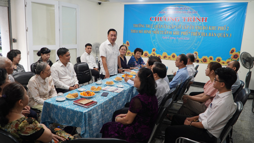 Đến tận nhà nghe nguyện vọng của người dân - Ảnh 1.