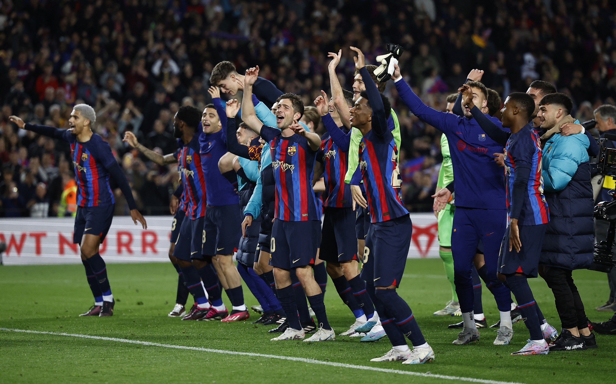 Thua nghẹt thở si&ecirc;u kinh điển, Real Madrid sắp mất ng&ocirc;i vương La Liga - Ảnh 6.