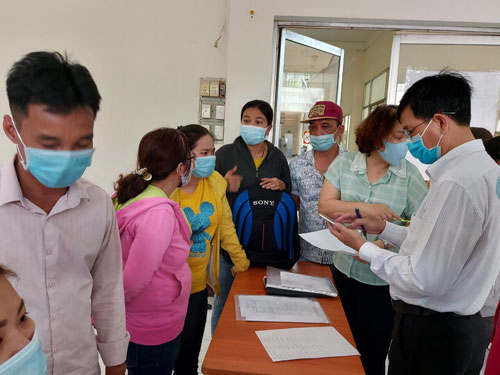 Kh&ocirc;ng giải quyết chế độ BHXH qua mạng x&atilde; hội - Ảnh 1.