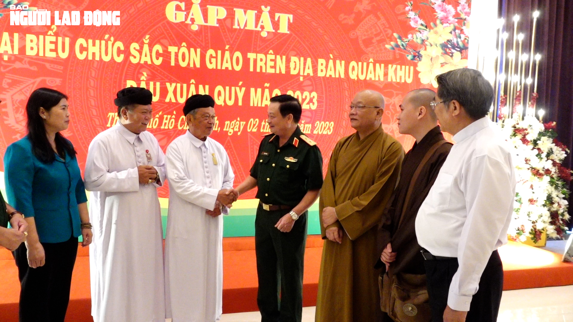 Quân khu 7 gặp mặt đại biểu chức sắc tôn giáo trên địa bàn - Ảnh 1.