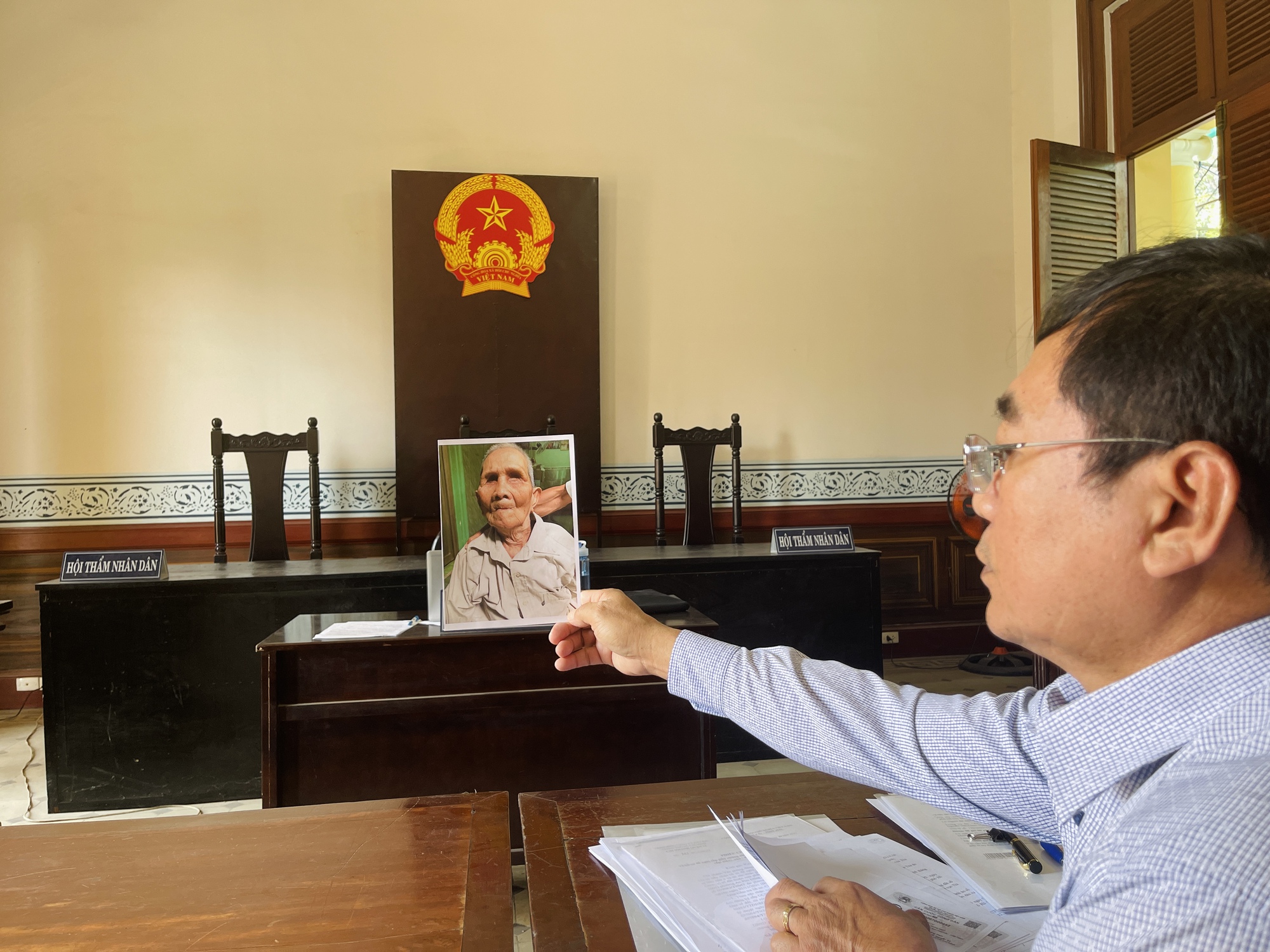 Cần thiện ch&iacute; trong x&eacute;t xử &aacute;n h&agrave;nh ch&iacute;nh - Ảnh 2.