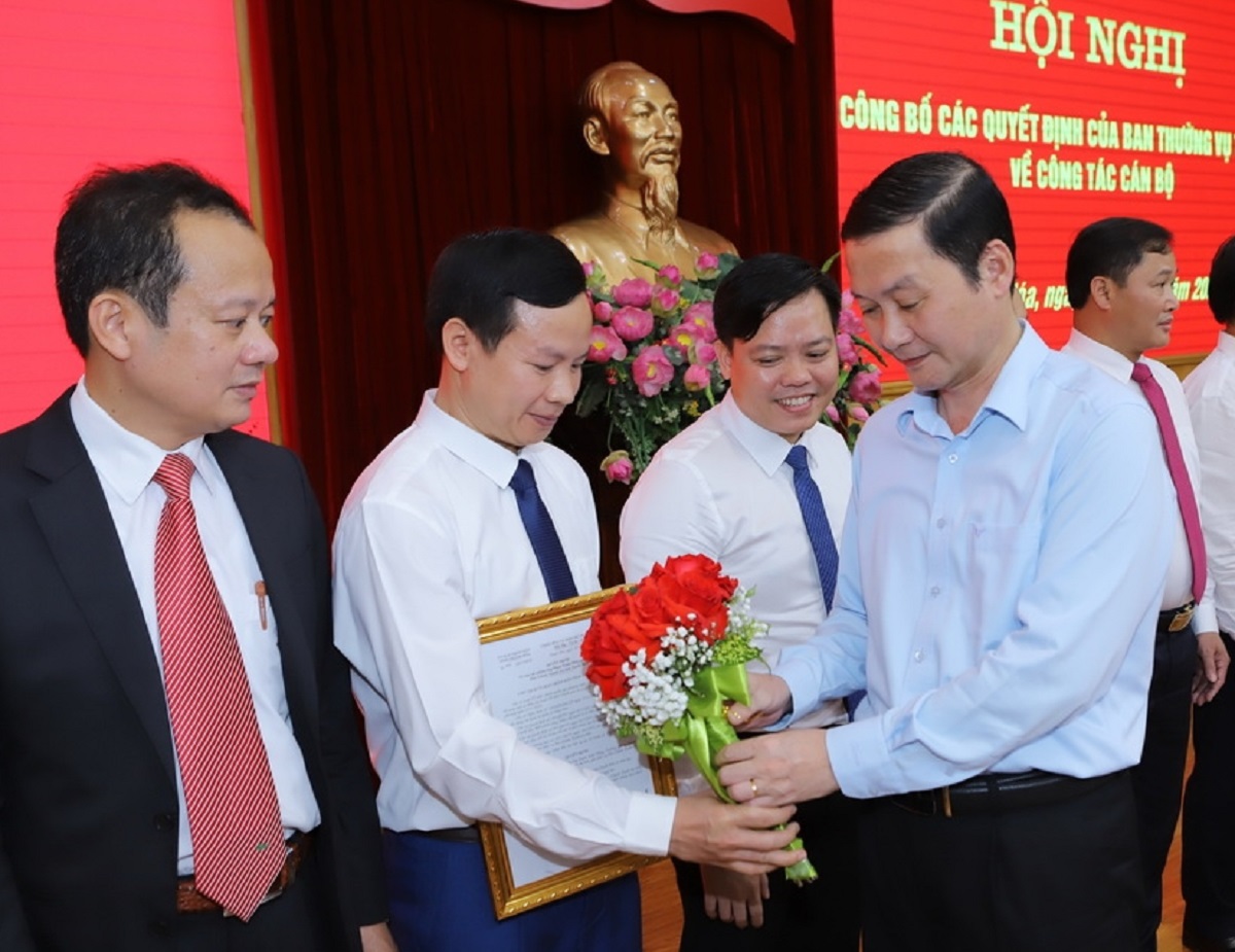 Thanh Hóa tiếp tục điều động, bổ nhiệm một loạt cán bộ chủ chốt - Ảnh 3.