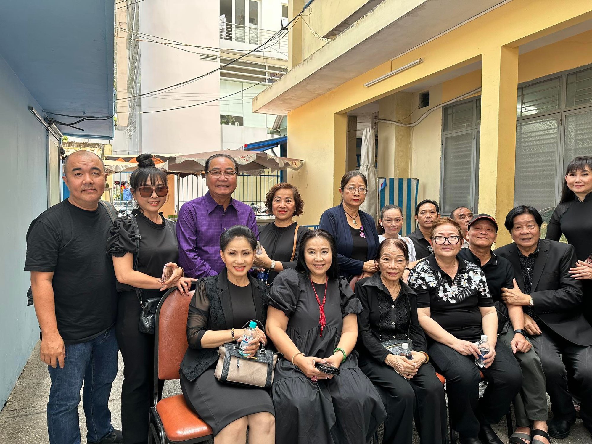 Trang trọng v&agrave; ấm &aacute;p t&igrave;nh nghệ sĩ tại lễ tưởng niệm NSND Diệp Lang - Ảnh 4.