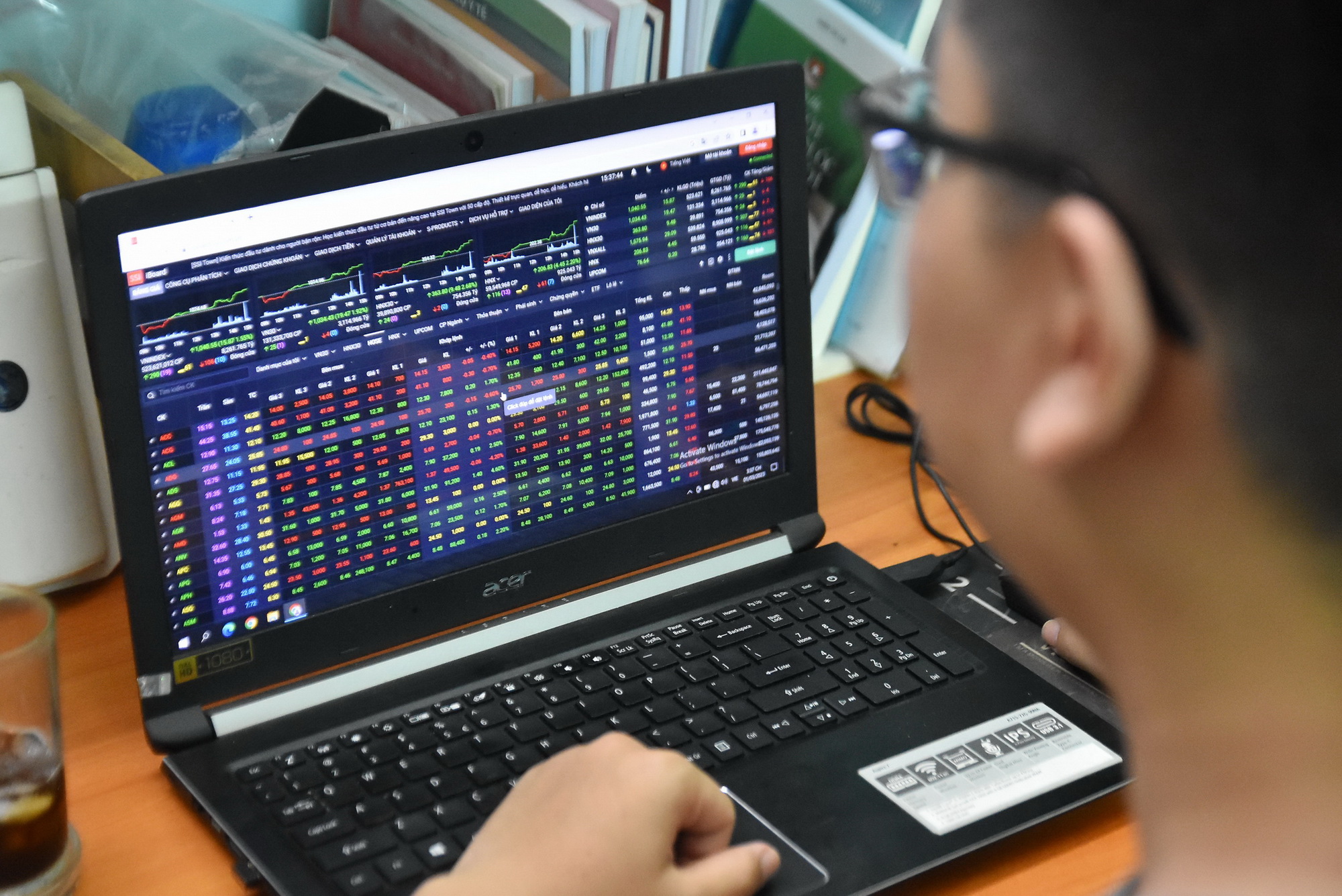 Thị trường tài chính quốc tế thêm tín hiệu xấu, cổ phiếu đỏ sàn