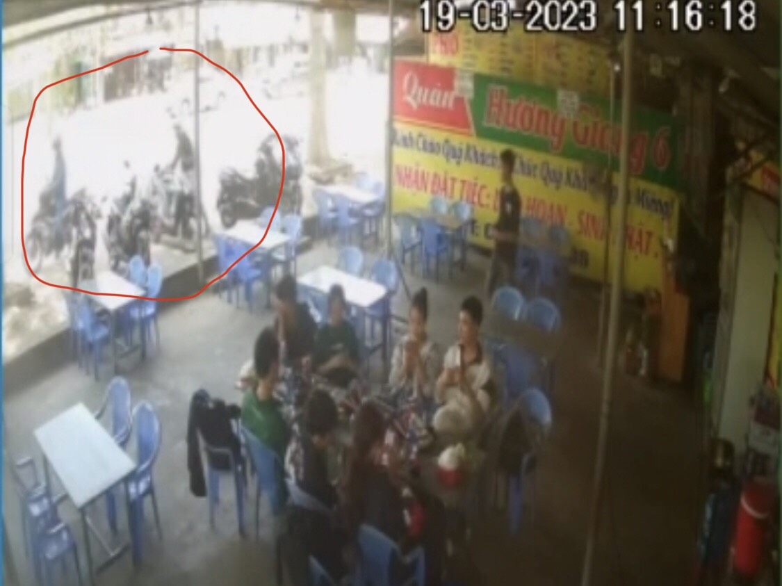 CLIP: Từ góc quán lẩu ở TP Thủ Đức, camera chiếu thẳng kẻ gian