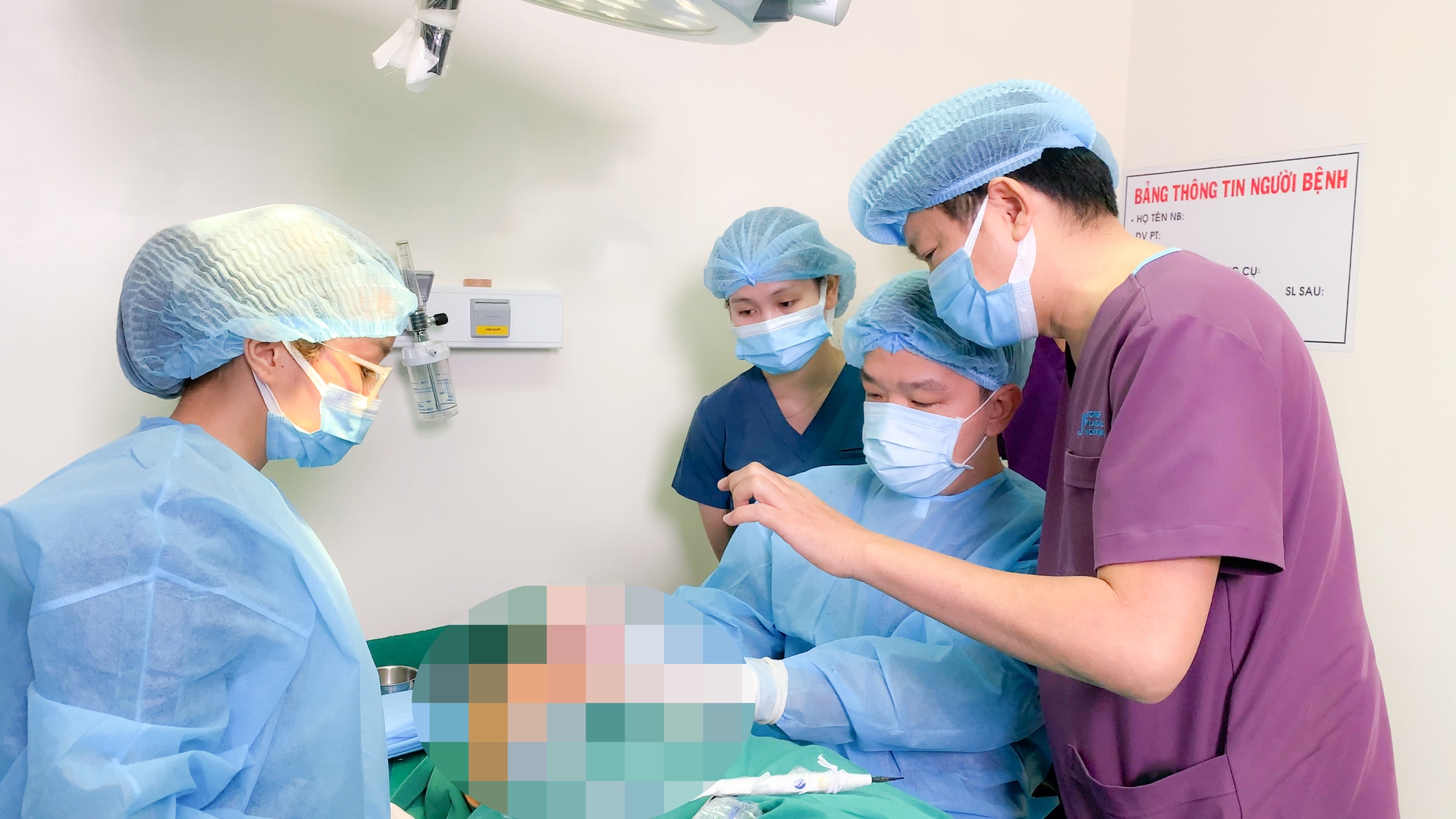 Người phụ nữ ở TP HCM "khóc ra máu" suốt 40 năm
