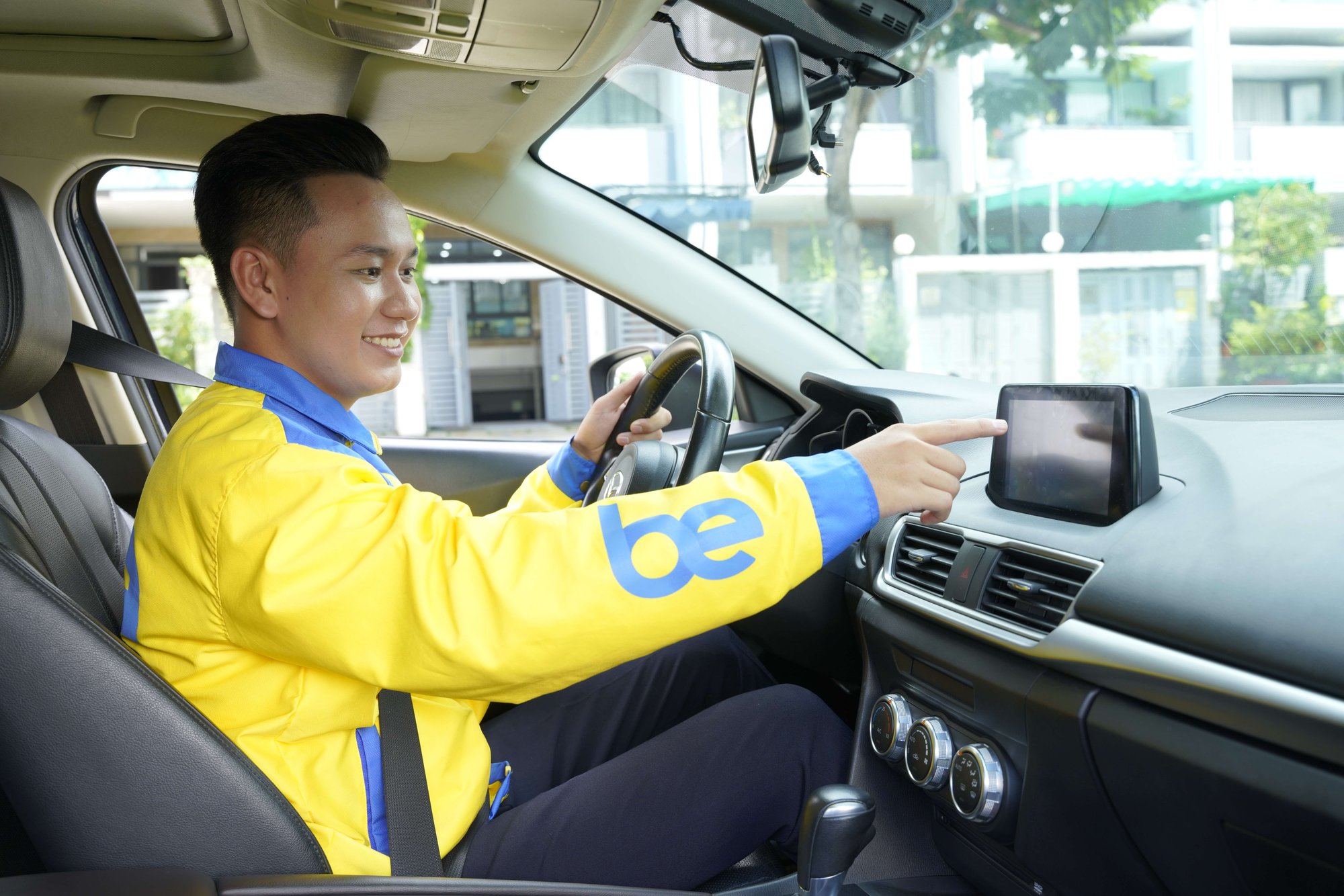 Bước đi mới của tỉ ph&uacute; Phạm Nhật Vượng trong lĩnh vực taxi điện - Ảnh 1.