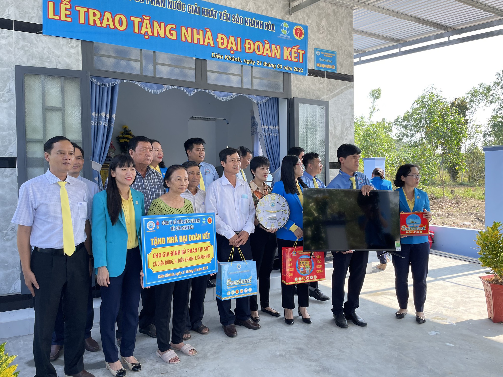 Kh&aacute;nh H&ograve;a: Tặng 3 căn nh&agrave; đại đo&agrave;n kết cho gia đ&igrave;nh c&oacute; ho&agrave;n cảnh kh&oacute; khăn - Ảnh 3.