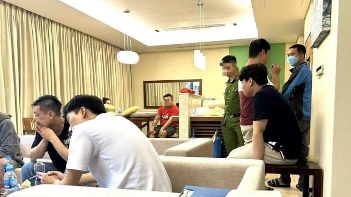 3 cô gái Việt cùng nhóm người ngoại quốc phê ma túy trong căn hộ ở  Đà Nẵng
