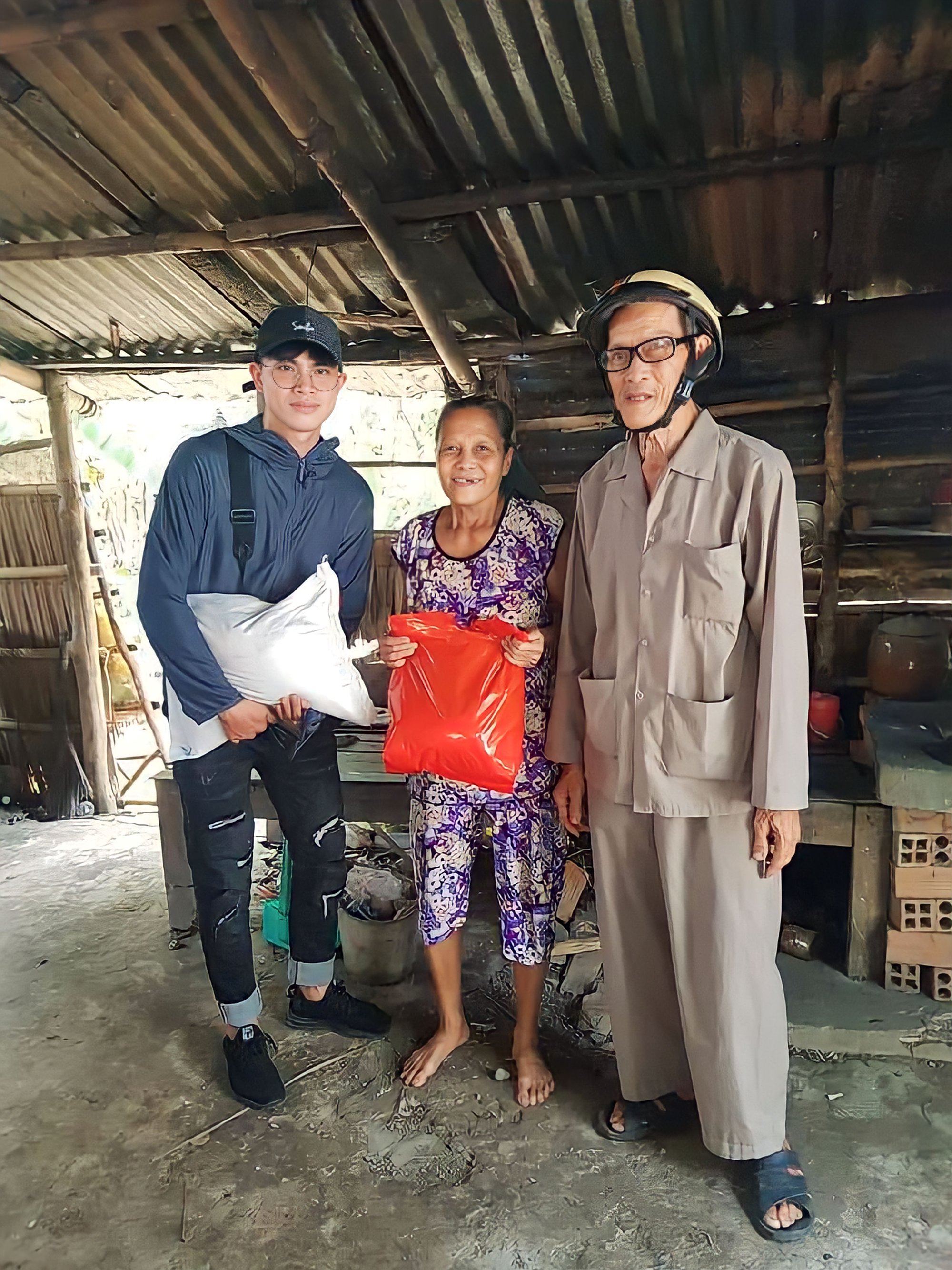 Mê làm thiện nguyện - Ảnh 2.