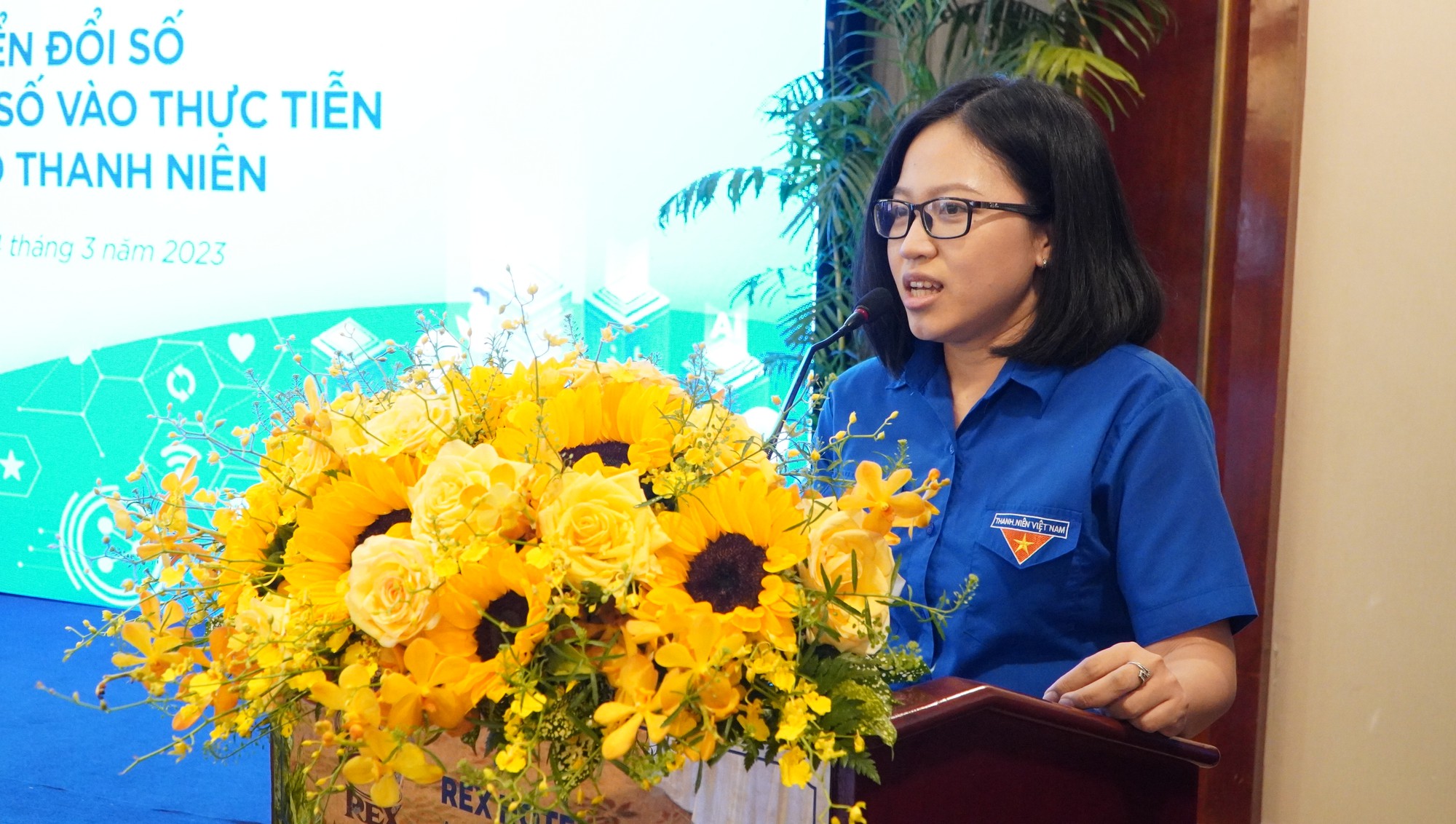 Người trẻ s&ocirc;i nổi b&agrave;n chuyện chuyển đổi số - Ảnh 2.
