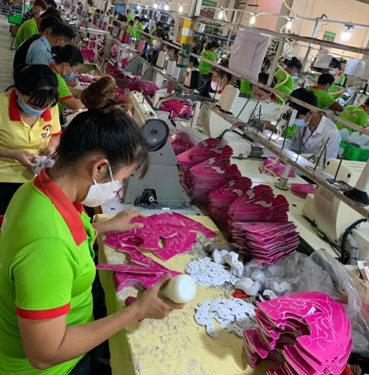 Giữ việc làm cho công nhân