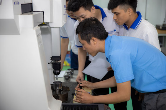 Ra nước ngoài làm việc