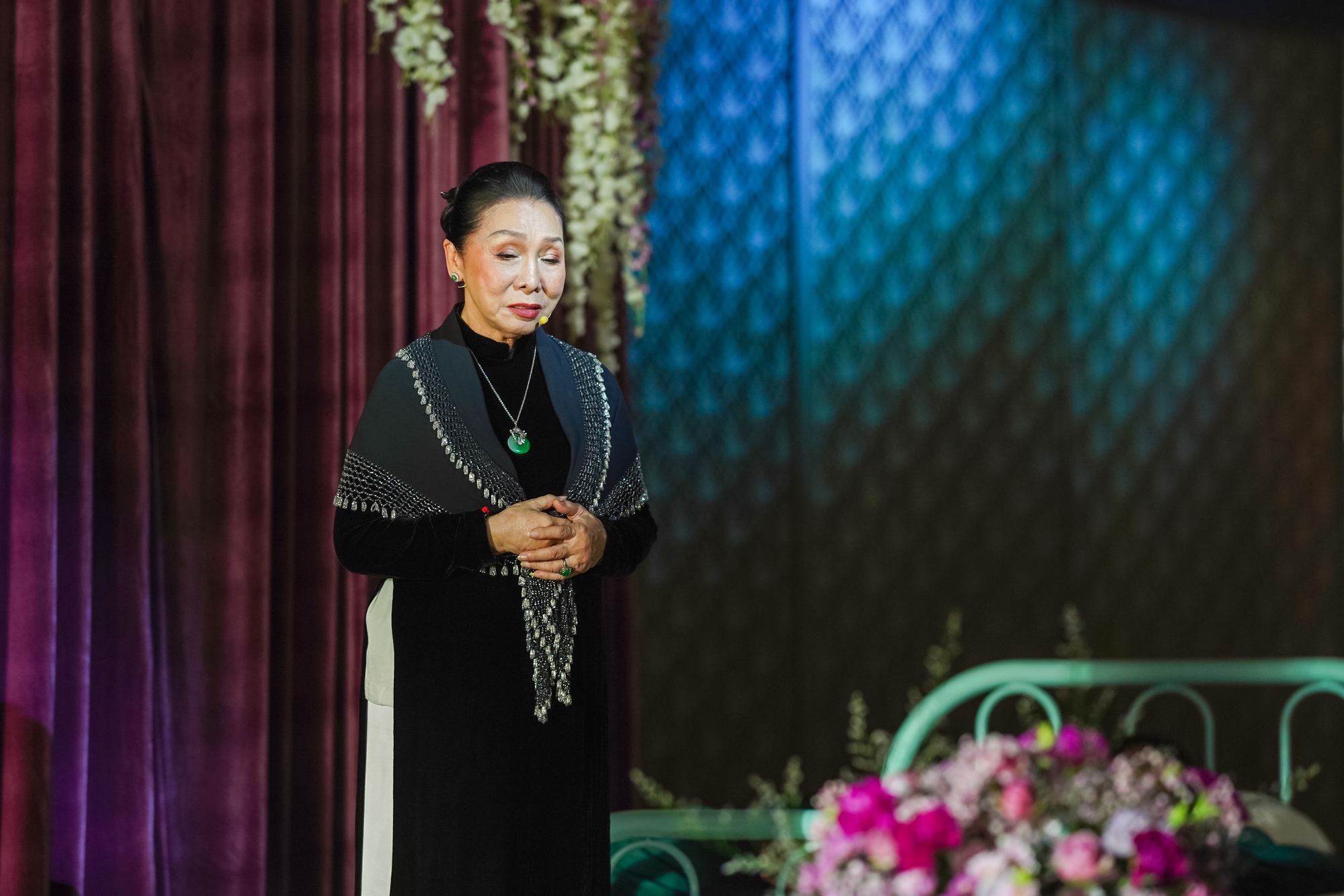 NSND Bạch Tuyết hát cải lương trong đám cưới ngàn tỉ