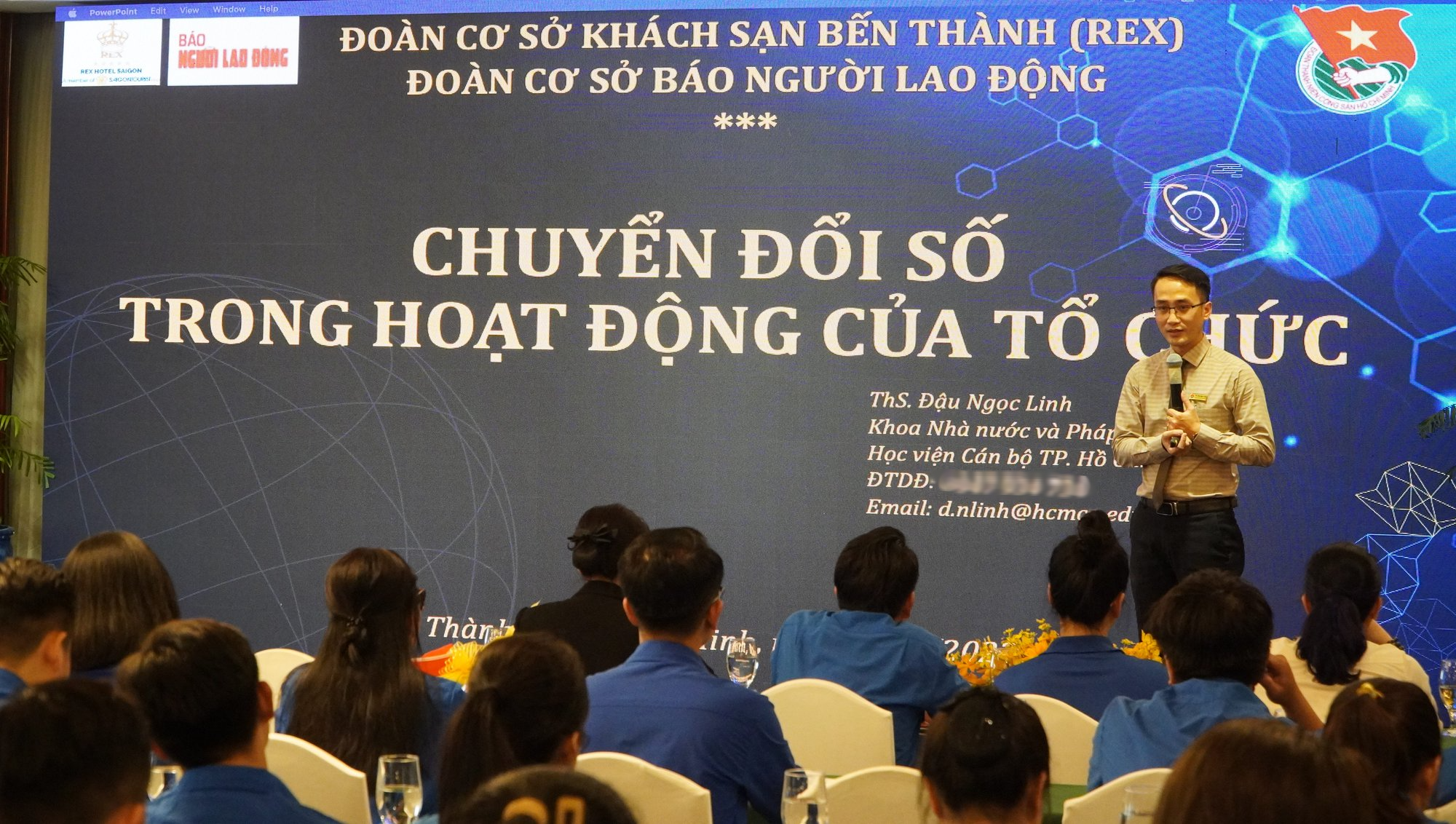 Người trẻ s&ocirc;i nổi b&agrave;n chuyện chuyển đổi số - Ảnh 1.