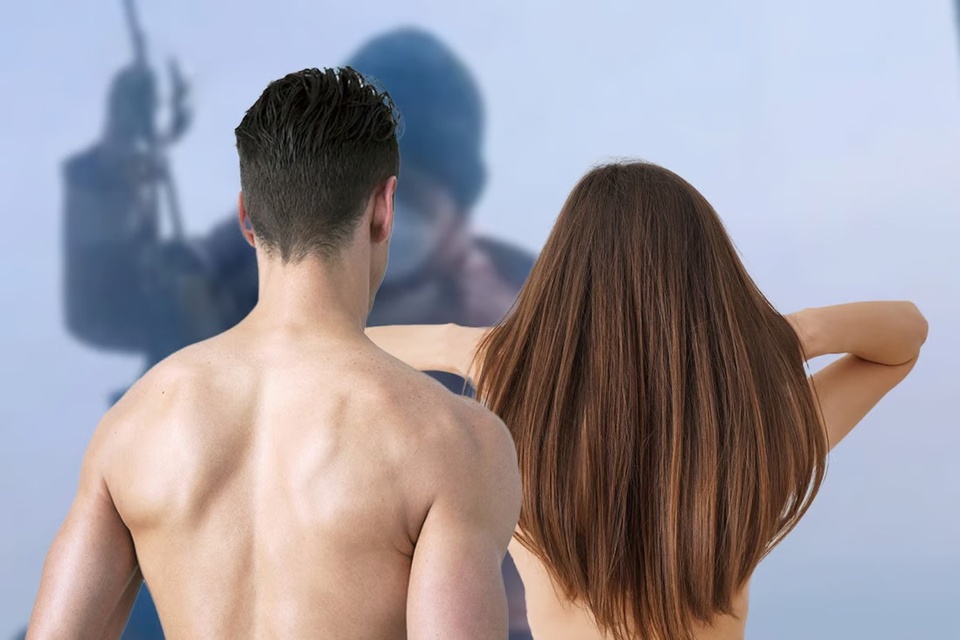Cặp đôi kiện khách sạn 5 sao vì bị người lau kính nhìn thấy “tất tần tật”