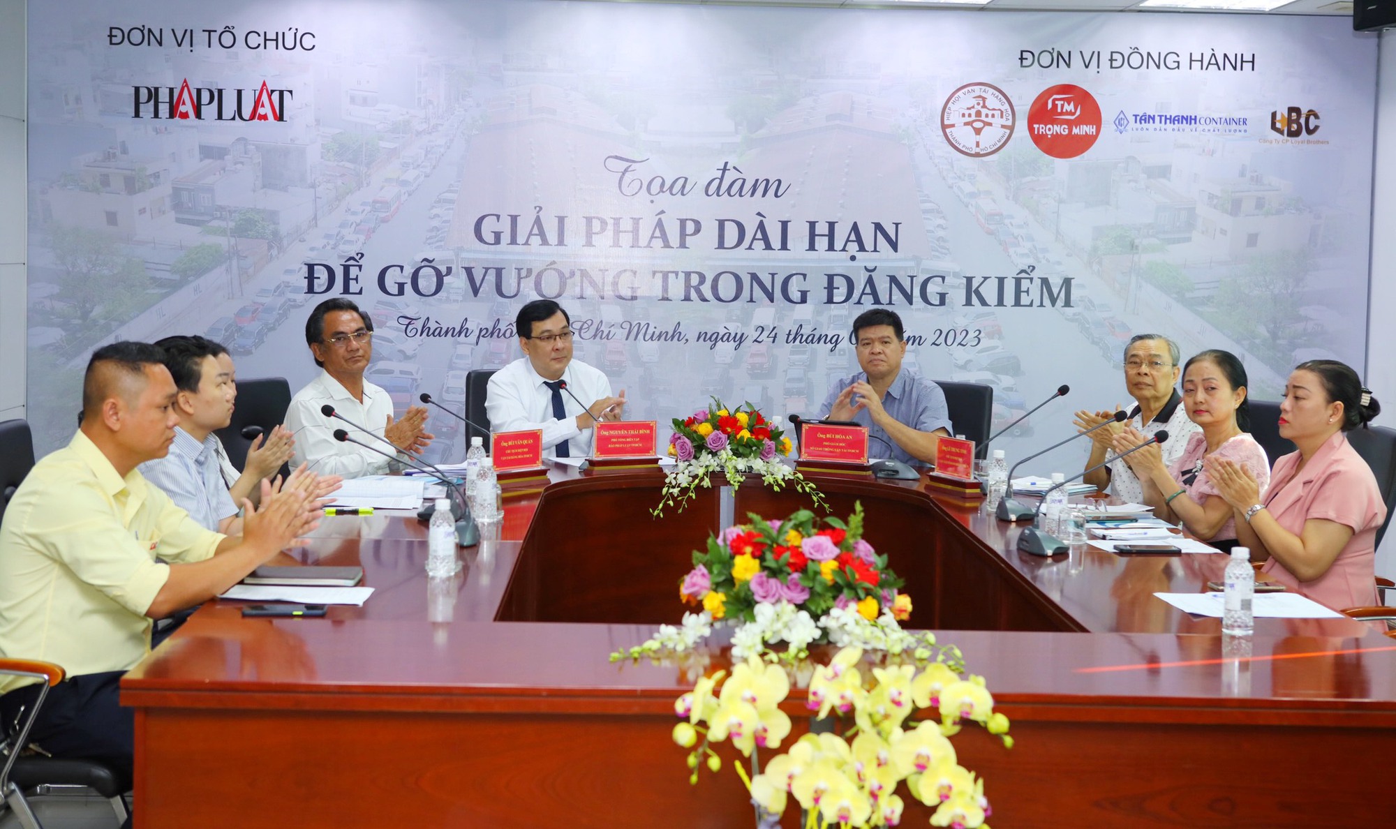 Mời đăng kiểm viên nghỉ hưu đi làm lại