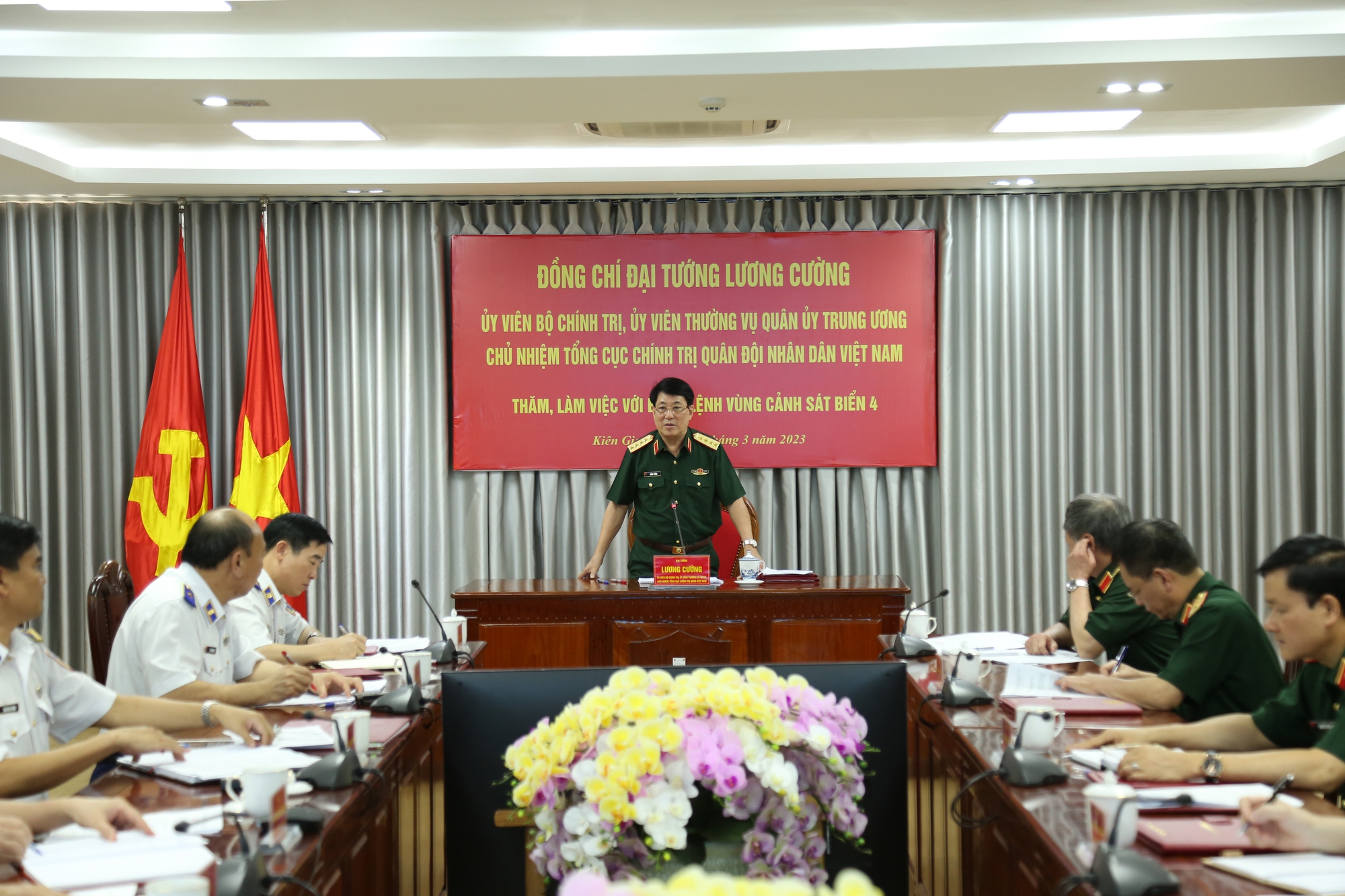Đại tướng Lương Cường thăm v&agrave; l&agrave;m việc với V&ugrave;ng Cảnh s&aacute;t biển 4 - Ảnh 2.