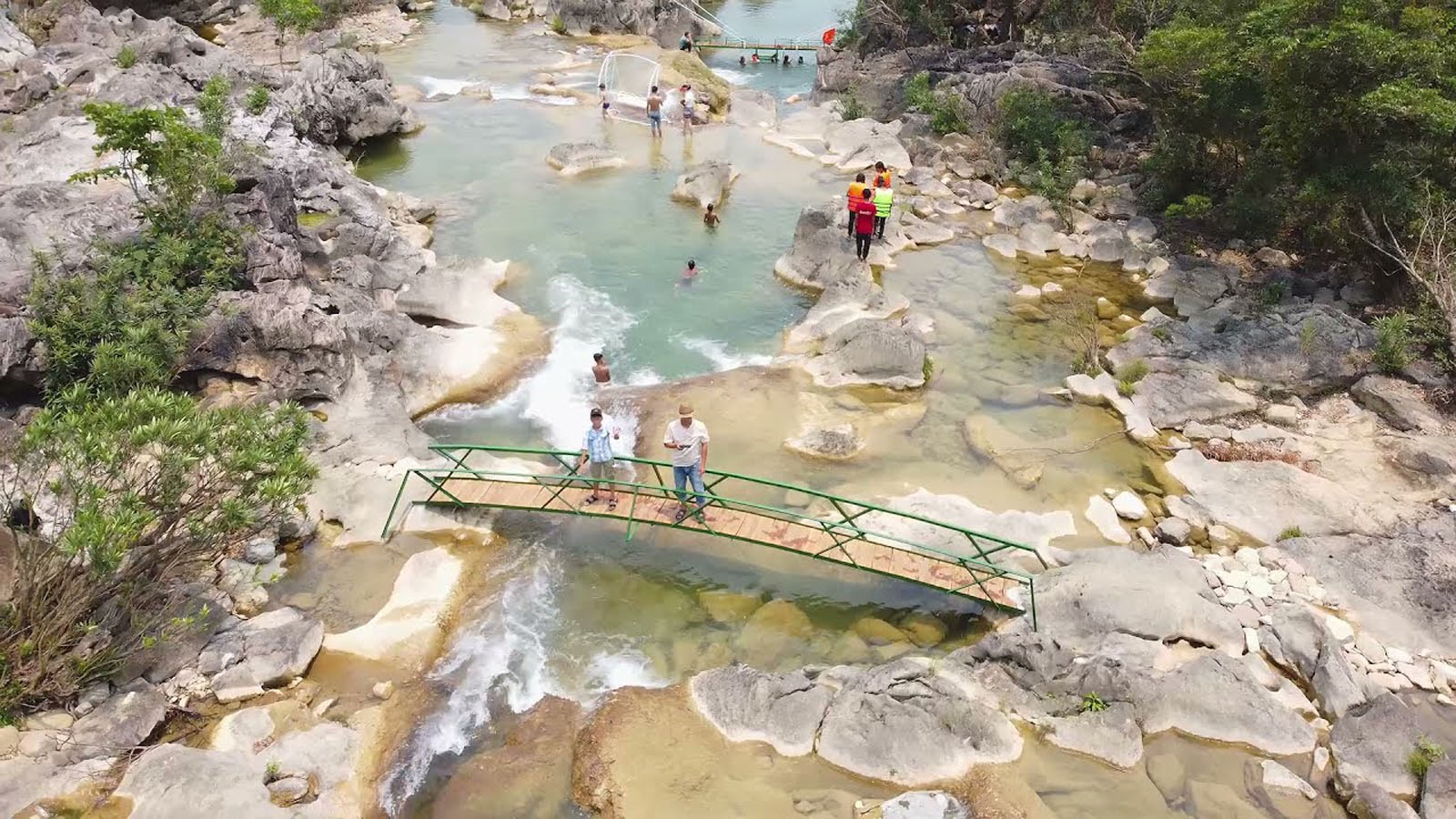 Quảng B&igrave;nh &ldquo;đ&aacute;nh thức&rdquo; tiềm năng du lịch sinh th&aacute;i - Ảnh 1.
