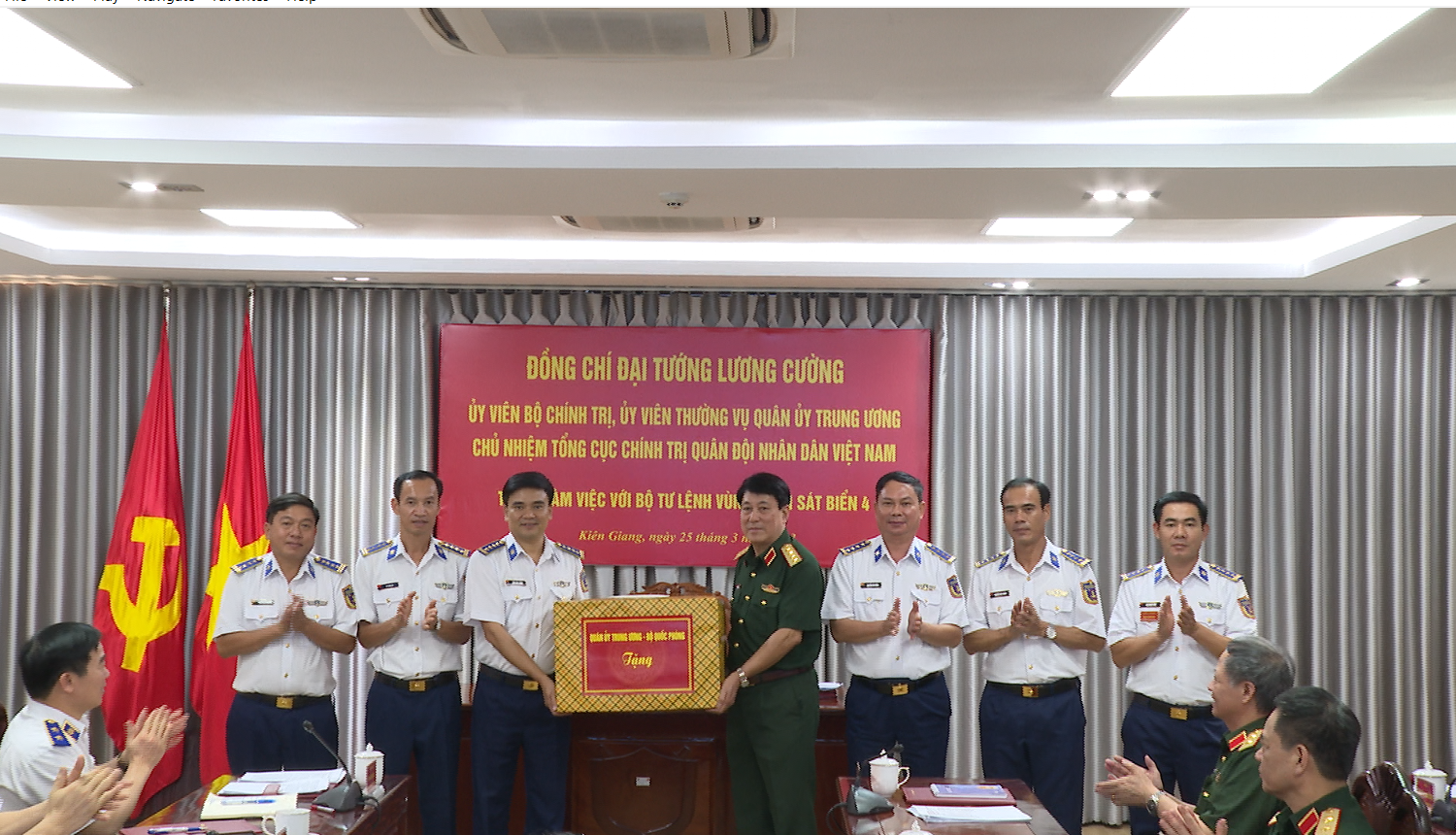 Đại tướng Lương Cường thăm và làm việc với Vùng Cảnh sát biển 4