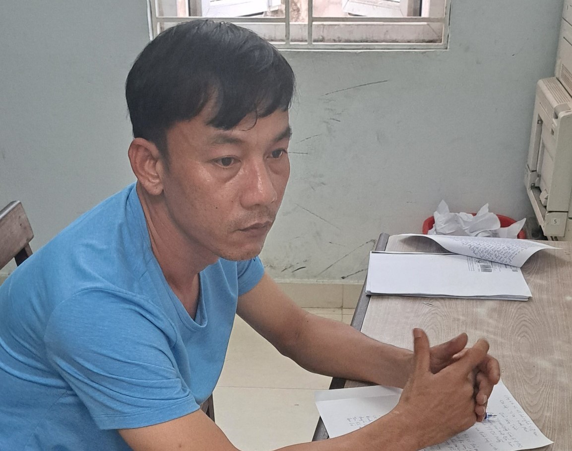 Nhận 2 ôtô đi đăng kiểm hộ, gã đàn ông bán luôn lấy tiền xài