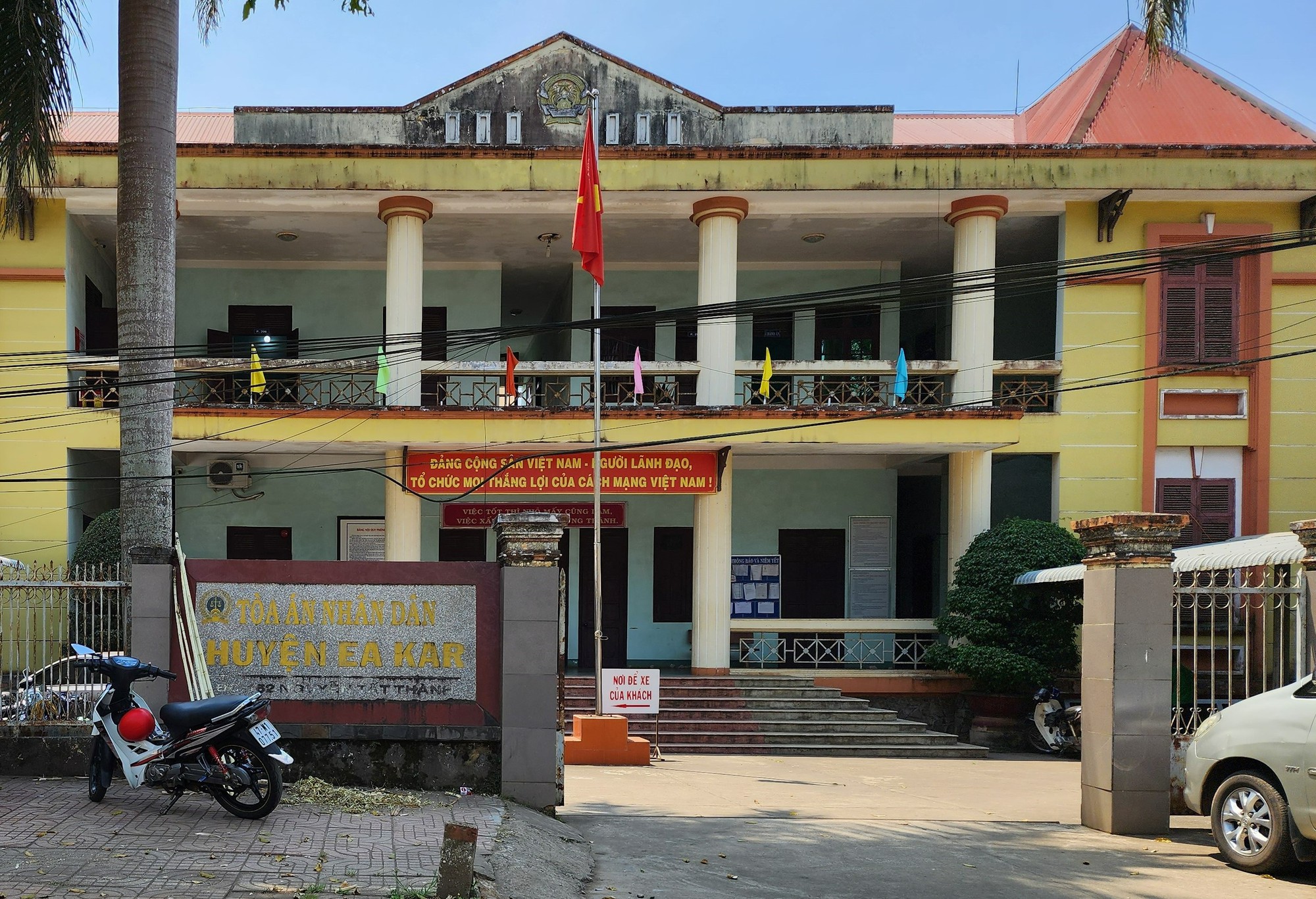 Đắk Lắk: Đất đang bị phong tỏa được to&agrave; c&ocirc;ng nhận chuyển nhượng - Ảnh 2.
