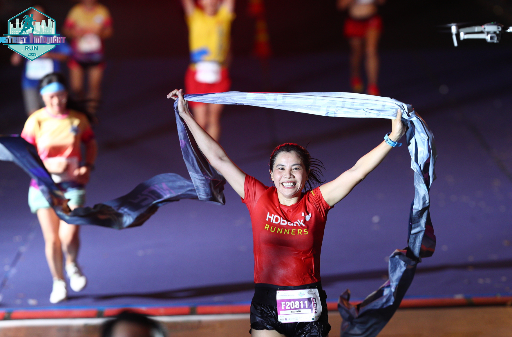 Giải chạy đêm District 1 Midnight Run đóng góp 700 triệu đồng Quỹ Vì người nghèo - Ảnh 4.