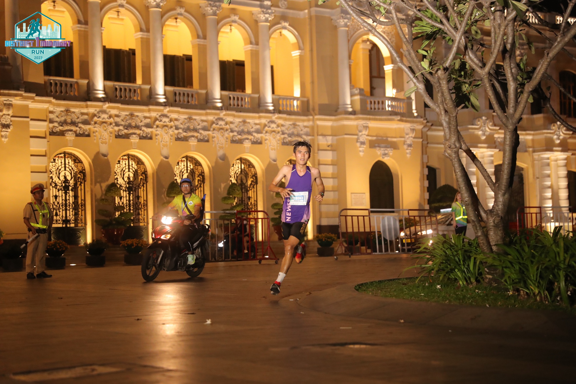 Giải chạy đêm District 1 Midnight Run đóng góp 700 triệu đồng Quỹ Vì người nghèo - Ảnh 2.
