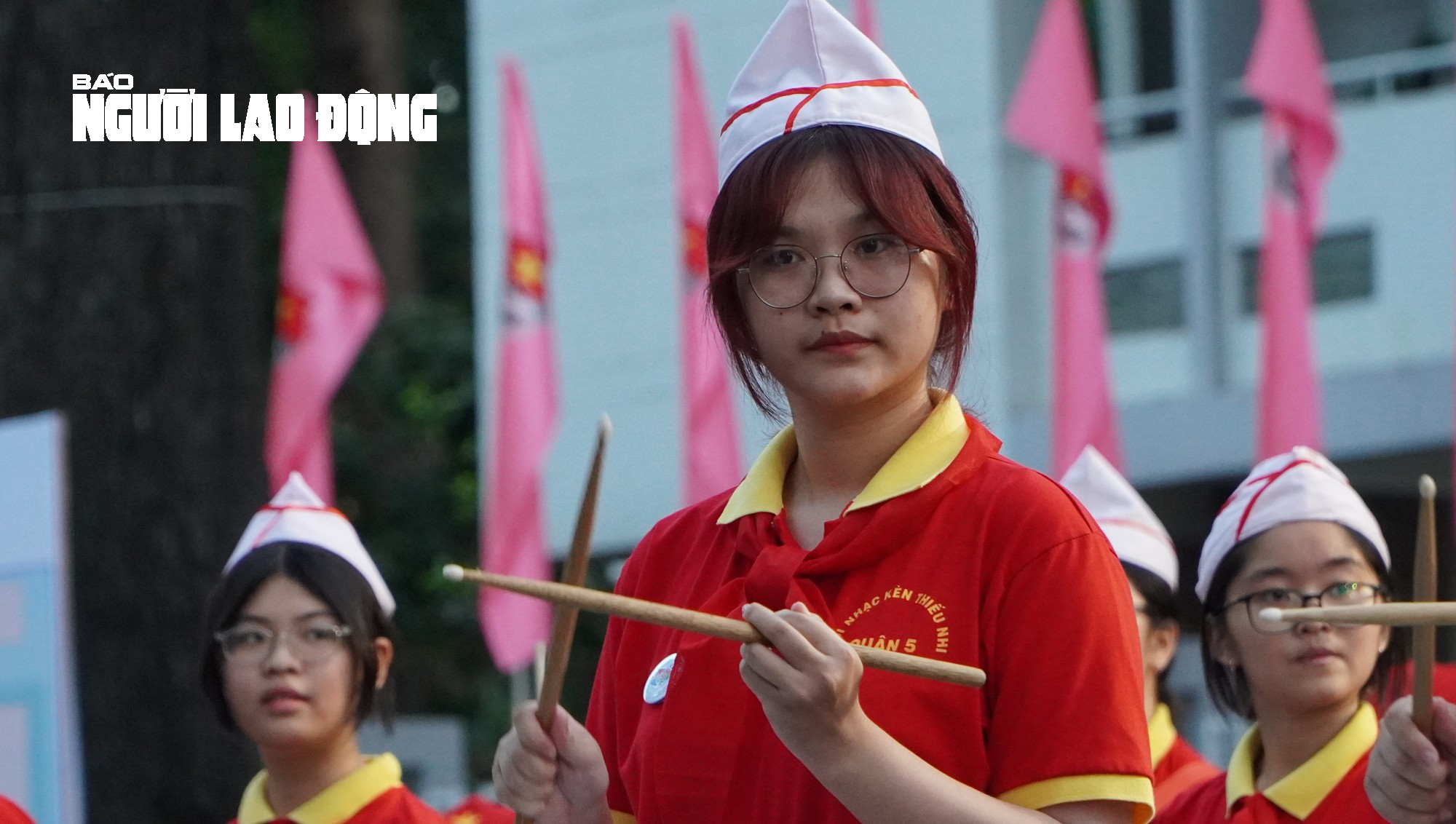 Trung tâm TP HCM tưng bừng với hàng trăm tay trống, kèn nhí - Ảnh 4.