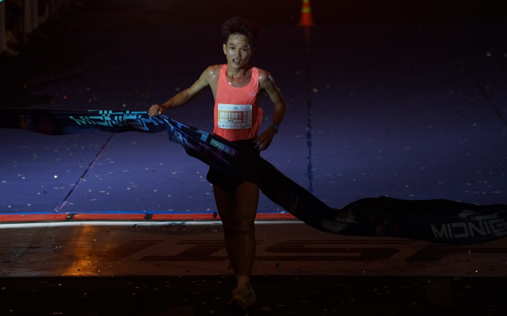 Giải chạy đêm District 1 Midnight Run đóng góp 700 triệu đồng Quỹ Vì người nghèo - Ảnh 7.
