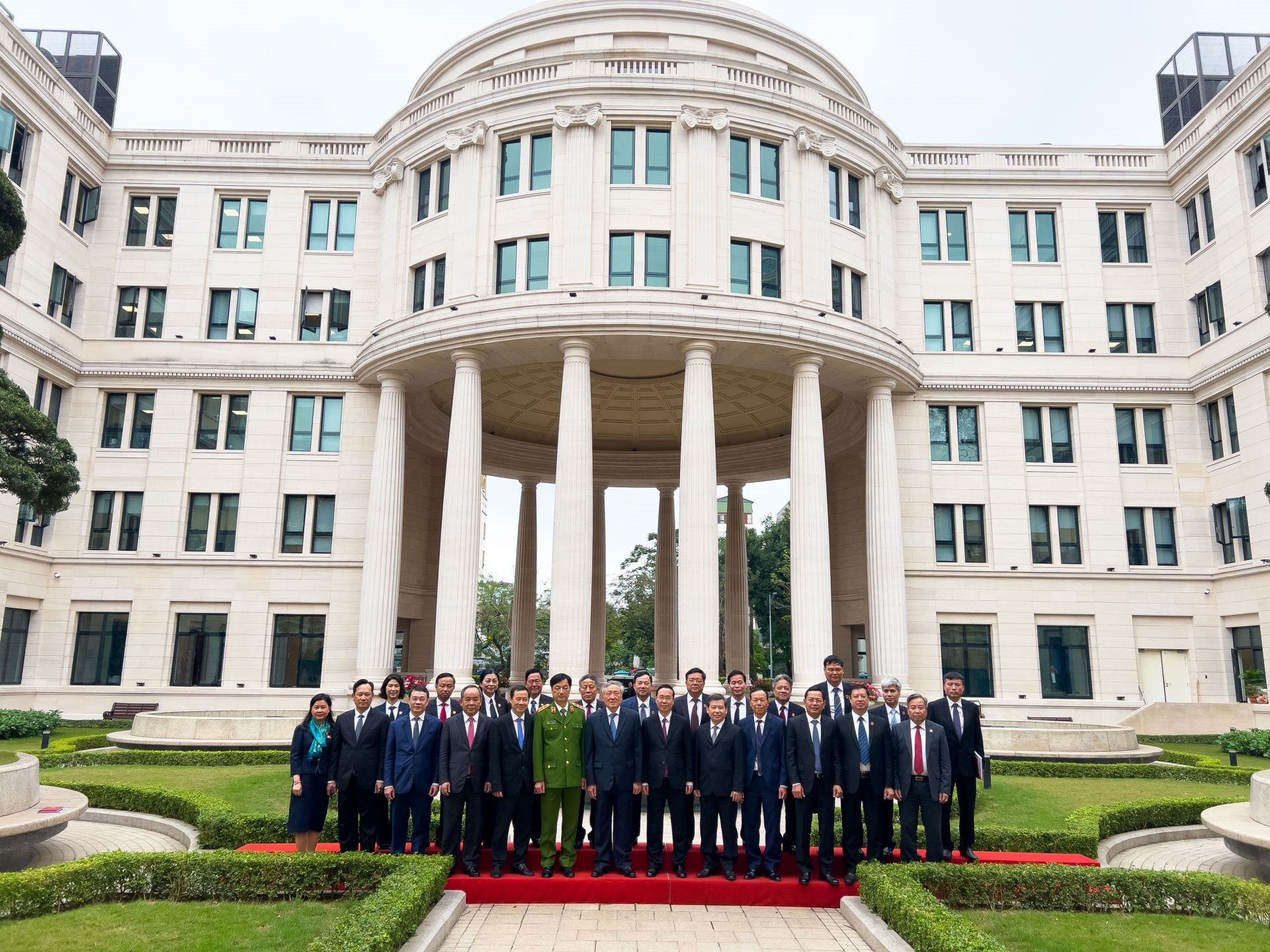 Chủ tịch nước V&otilde; Văn Thưởng: Kh&ocirc;ng được để xảy ra oan, giảm tối đa sai trong x&eacute;t xử - Ảnh 2.